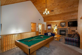 5 Mins to Pigeon Forge Strip w/ Hot Tub+Grill+MORE